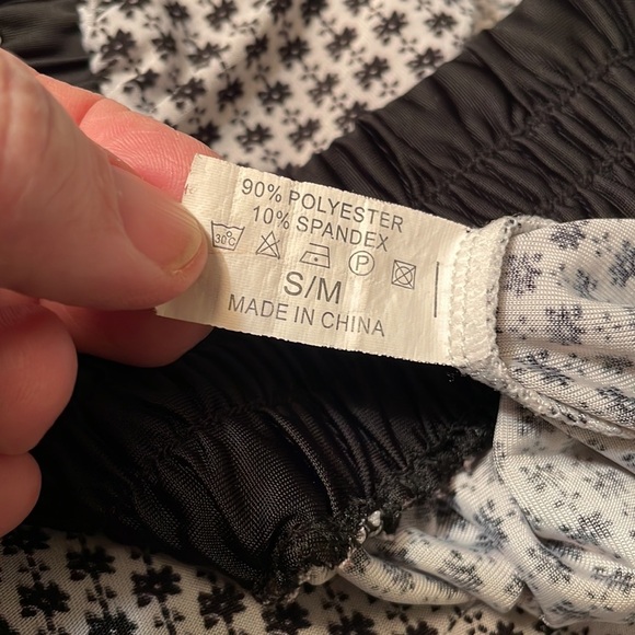 Women’s long Nylon pants size small/medium black white blue pattern drawstring - Picture 7 of 10